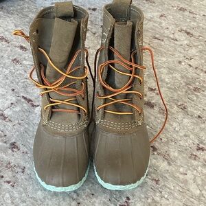 L.L. Bean Brown Winter Boots with Orange Laces and Teal Sole